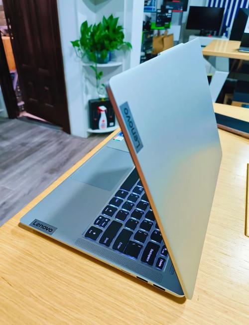 求推荐一款小型商务笔记本?