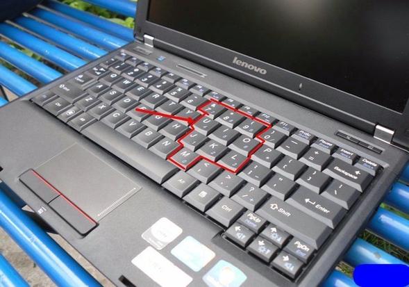 外接键盘锁住了怎么解锁