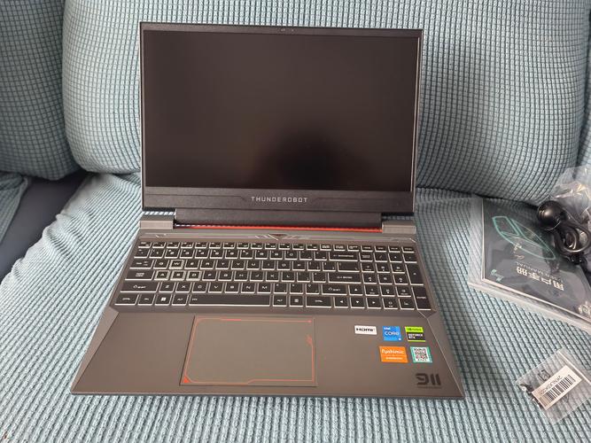 13寸的macbookpro有没有配独显的?