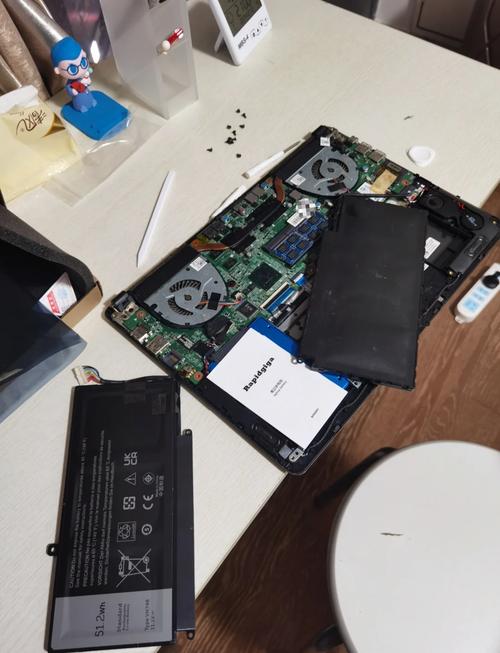 想自己给笔记本换内存,需要拔电池吗?除此之外还要注意什么?