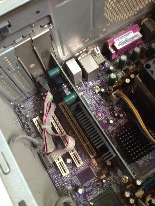 电脑开机时,一长两短,把显卡拔下来还是报一长两短。