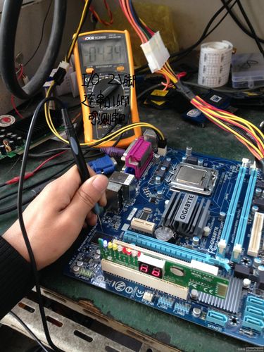 技嘉G41配盈通g210显卡可以吗?