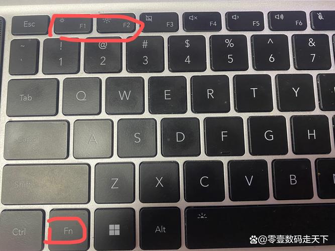 谁可以告诉我笔记本太暗怎么办,笔记本亮度怎么调?