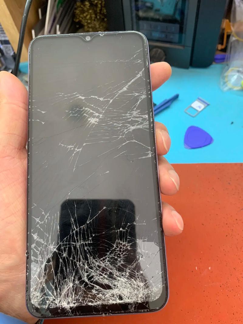 oppor9手机内屏坏了,要多少钱。