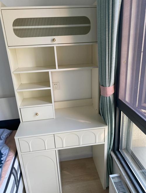 卧室电脑桌朝向的最佳方位