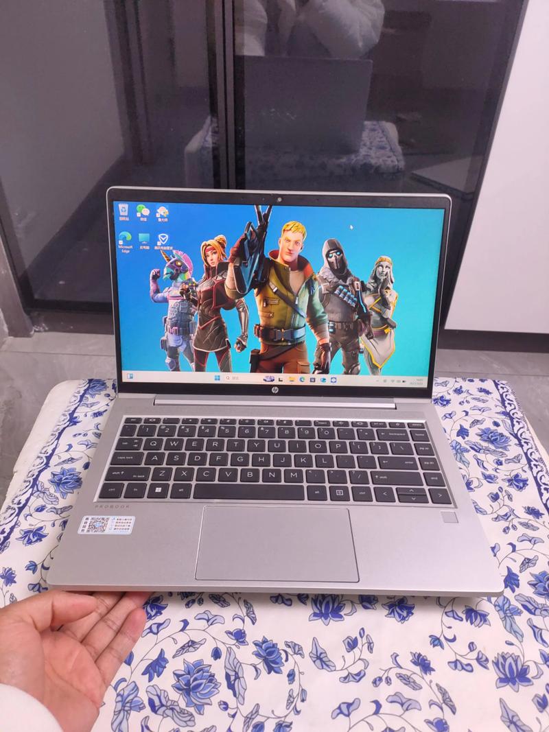 ...我不懂怎样的电脑比较好,只是比较倾向戴尔的15寸笔记本