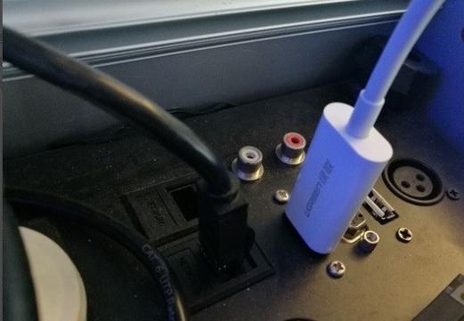 华为Mate10电脑模式如何连接显示设备并实现PC化办公?