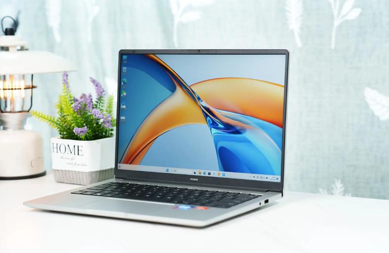 推荐几款学生笔记本电脑,费用在三千到四千之间,联想的