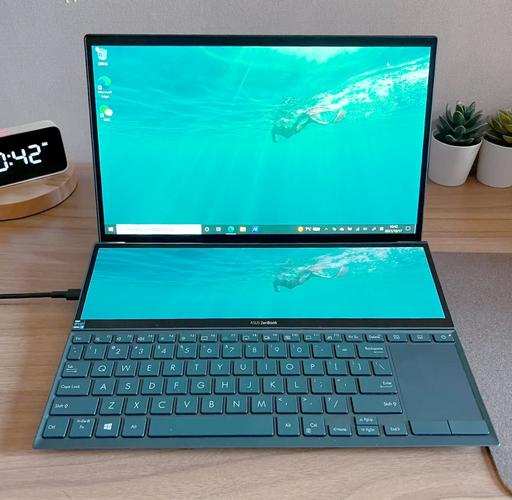 电脑用双屏(双显示器)时,对两个显示器有什么要求,比如是否要同样大小...