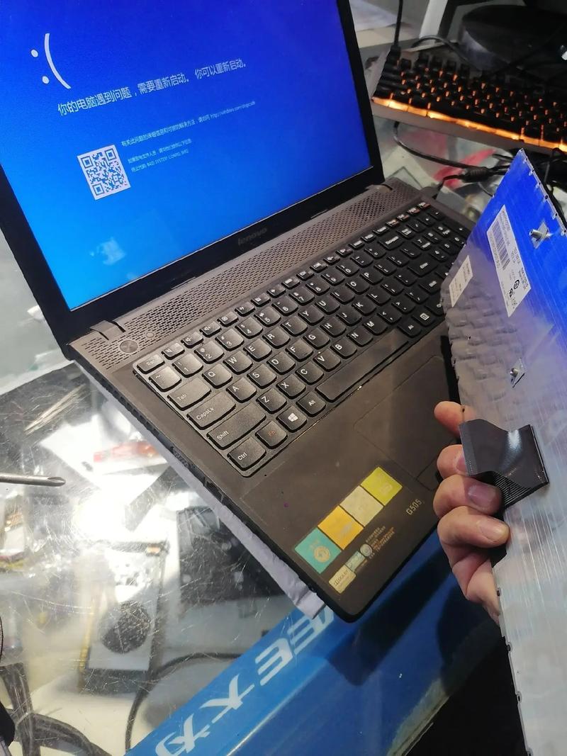 笔记本键盘掉了怎么装??