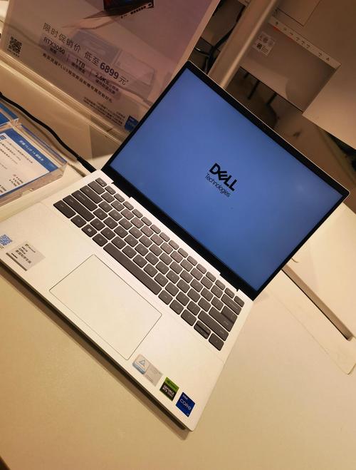 探索戴尔灵越3000(一款高性价比的笔记本电脑)