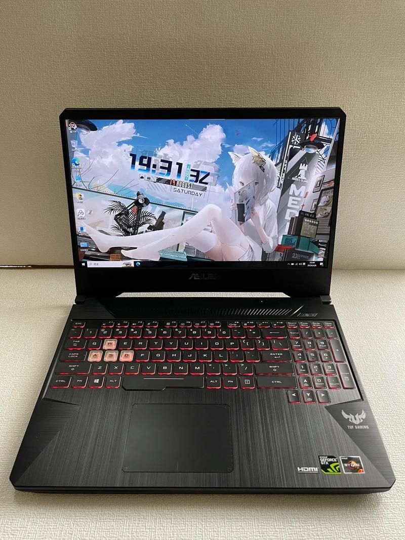 华硕飞行堡垒内存条在哪里安装呢?