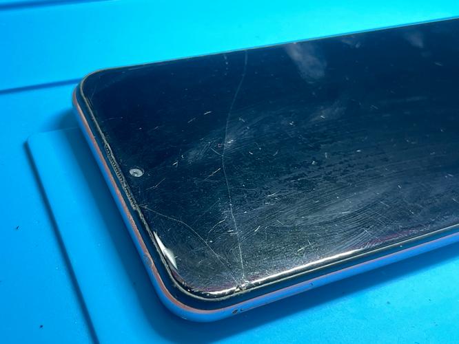 y52s屏幕碎了换大概多少钱?