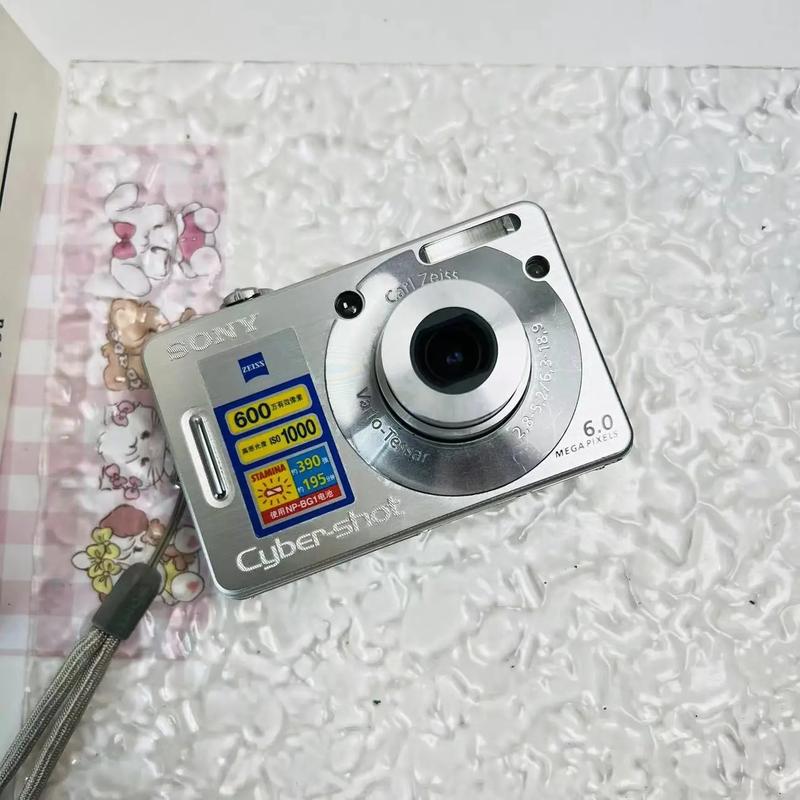 索尼数码相机W50需要买读卡器吗?