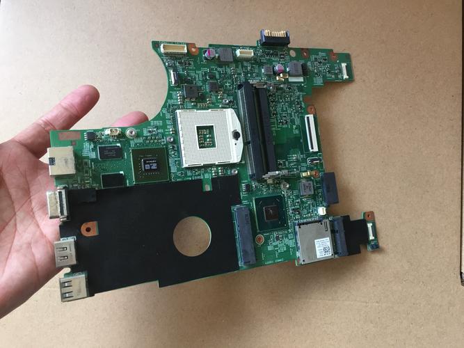 现在有回收DELLE1420笔记本的吗?大概多少钱,4年机器。独立显卡,2G内存...