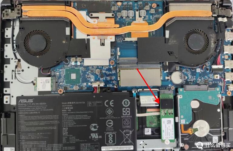 联想笔记本内存条在哪里?