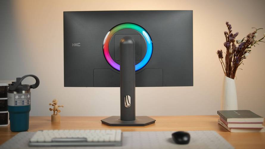 MiniLED显示器用来玩游戏好吗?