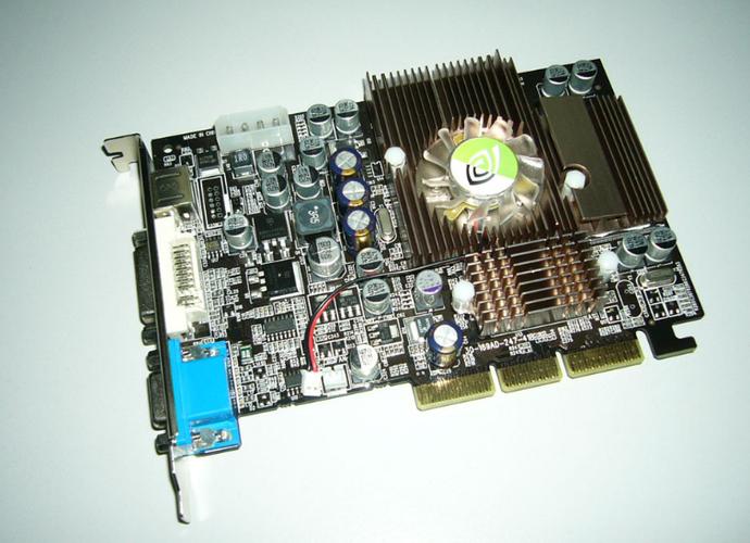 请问哪种AGP显卡玩魔兽好?