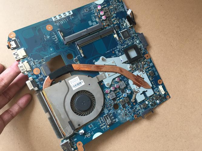 宏基笔记本主板位置