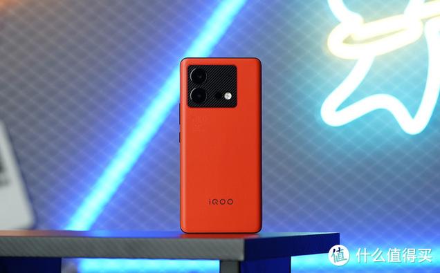 背刺iQOO13!iQOONeo10s来了:2K屏+骁龙8至尊+超声波指纹