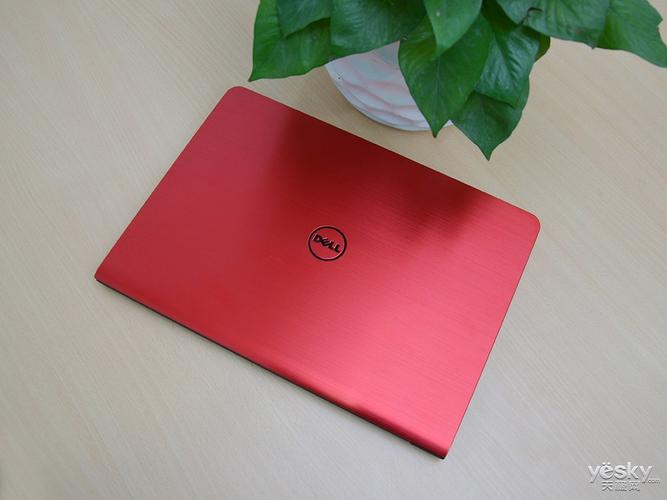 dell15年买的大红色的是哪款