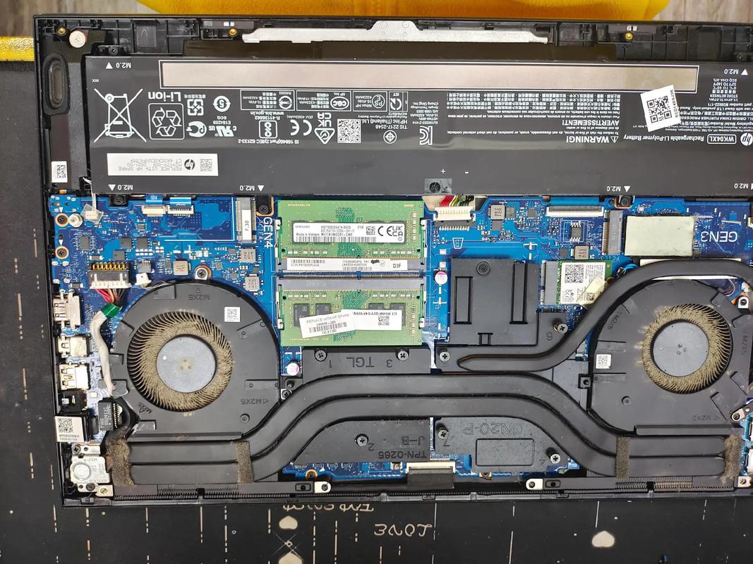 惠普笔记本电脑机械硬盘怎么装入DVD内?