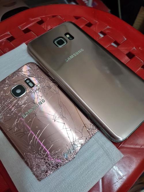 新买的三星s7edge手机屏幕摔碎了。换一个要多少钱?