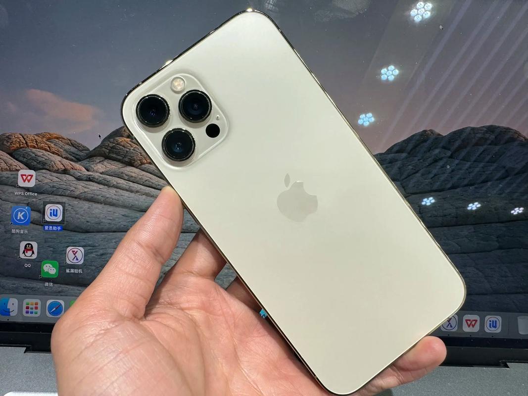 苹果12promax多大的屏幕