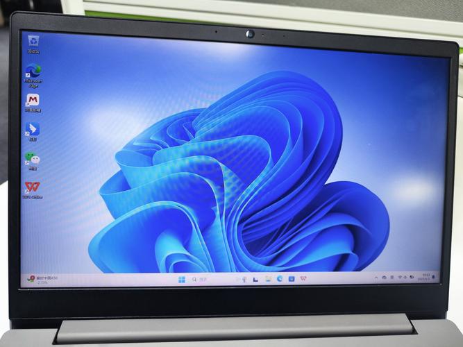 电脑显示器颜色变得很蓝了怎么调?