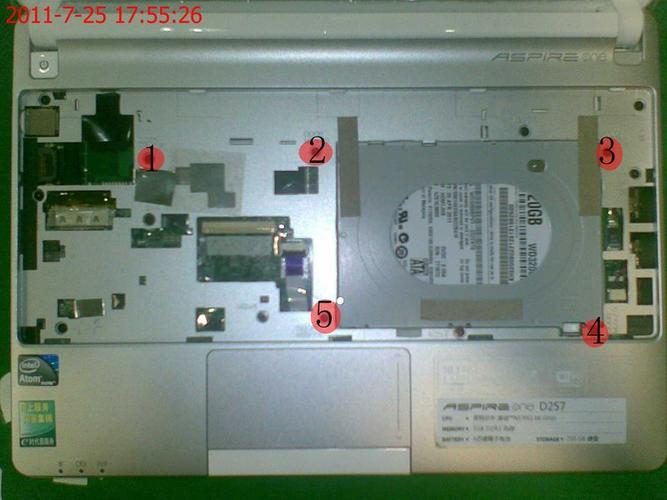 宏基d257笔记本后盖怎么拆,只拆得出前面3颗螺丝剩下的螺丝在哪,,经常...