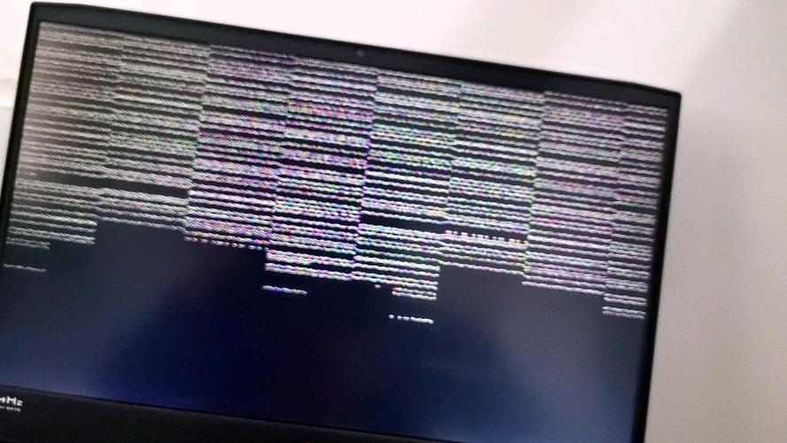 我的电脑开机就花屏是否显卡坏了啊