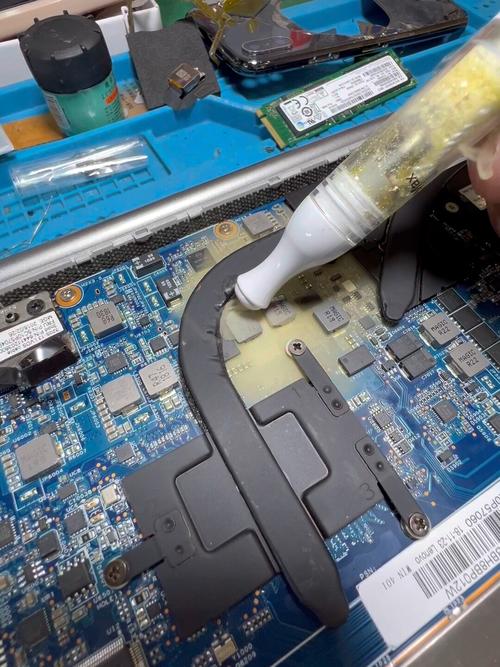 任何电压短路都能解决,师傅详解电脑维修“烧机大法”,新手必备