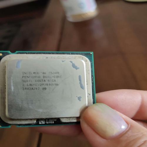 IntelPentiumE5800和E6300哪个好