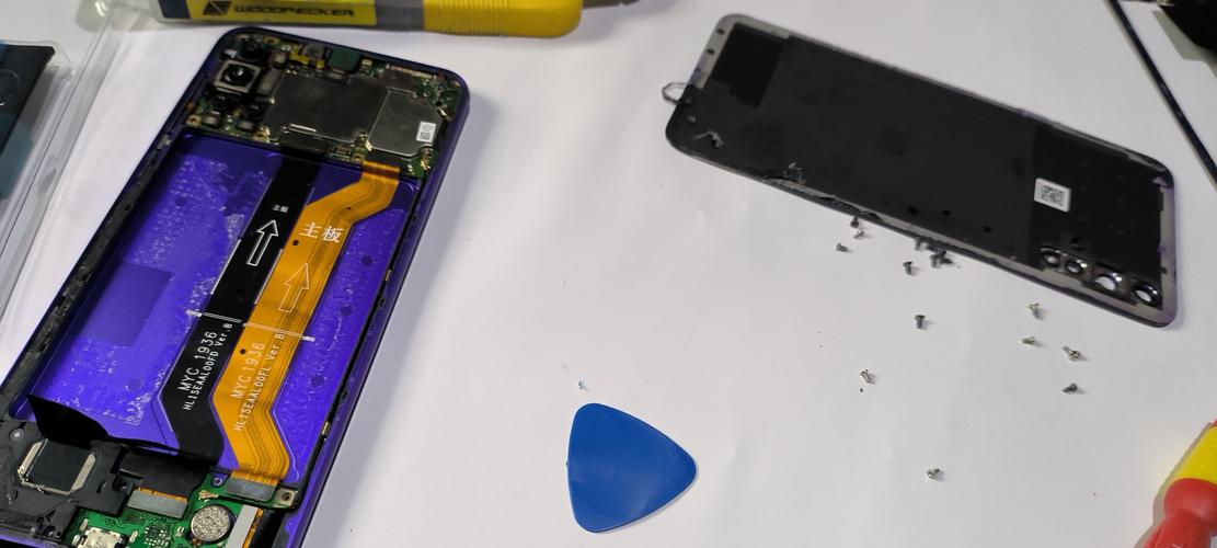 麦芒7和荣耀v10电池通用吗