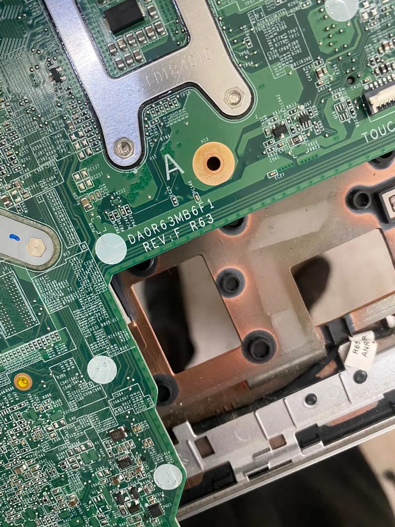 东芝L512笔记本电脑风扇坏了,换个大概多少钱?散热器一起换大概多少...