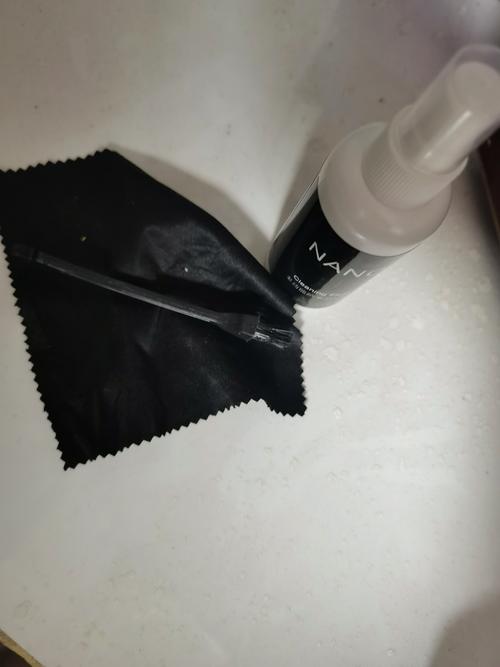 擦电脑屏幕可以用什么水笔记本电脑的屏幕脏了该如何清理