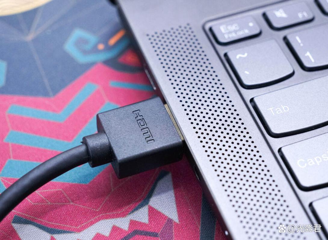 笔记本上的HDMI接口有什么用,怎么用??