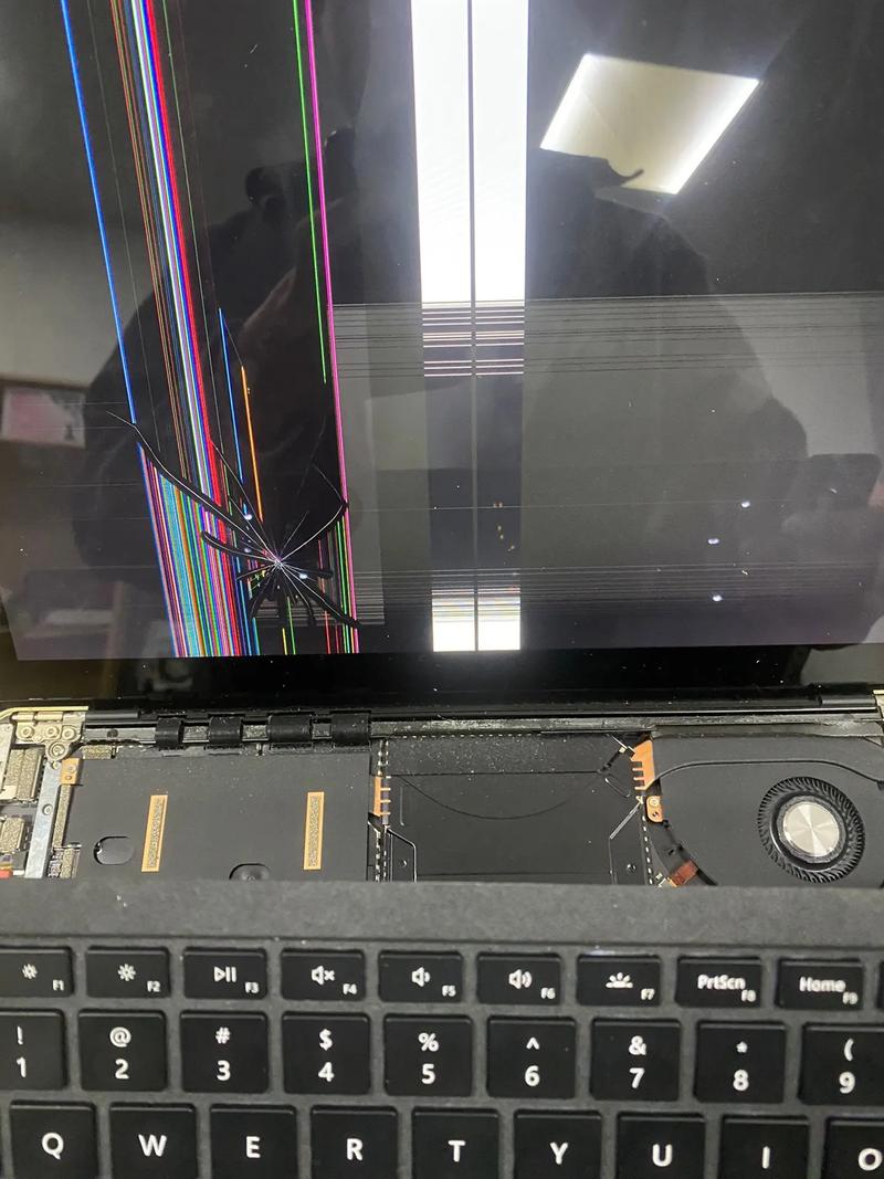 surface电脑屏摔歪了(surface屏幕倒过来了)