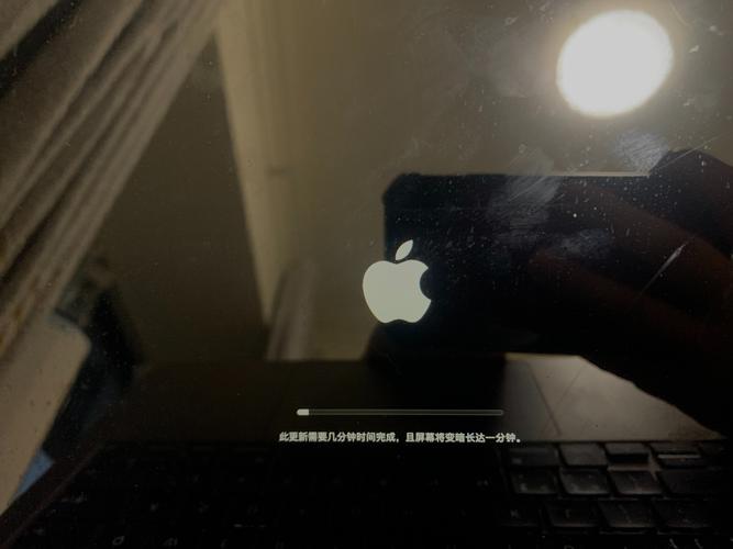 苹果笔记本电脑开机死机怎么办