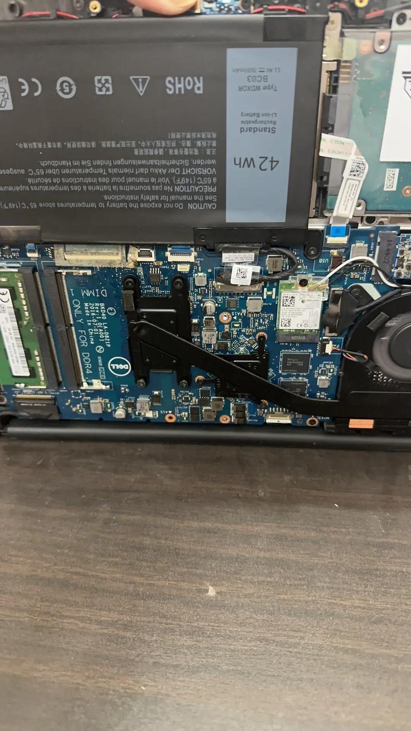 戴尔笔记本换主板大约多少钱