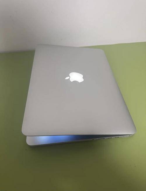 请问二手苹果笔记本电脑2017款pro现在购买最低多少钱呢?配置详细见附图...