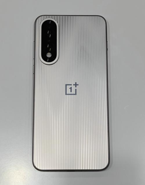 一加ace5至尊版最少多少钱