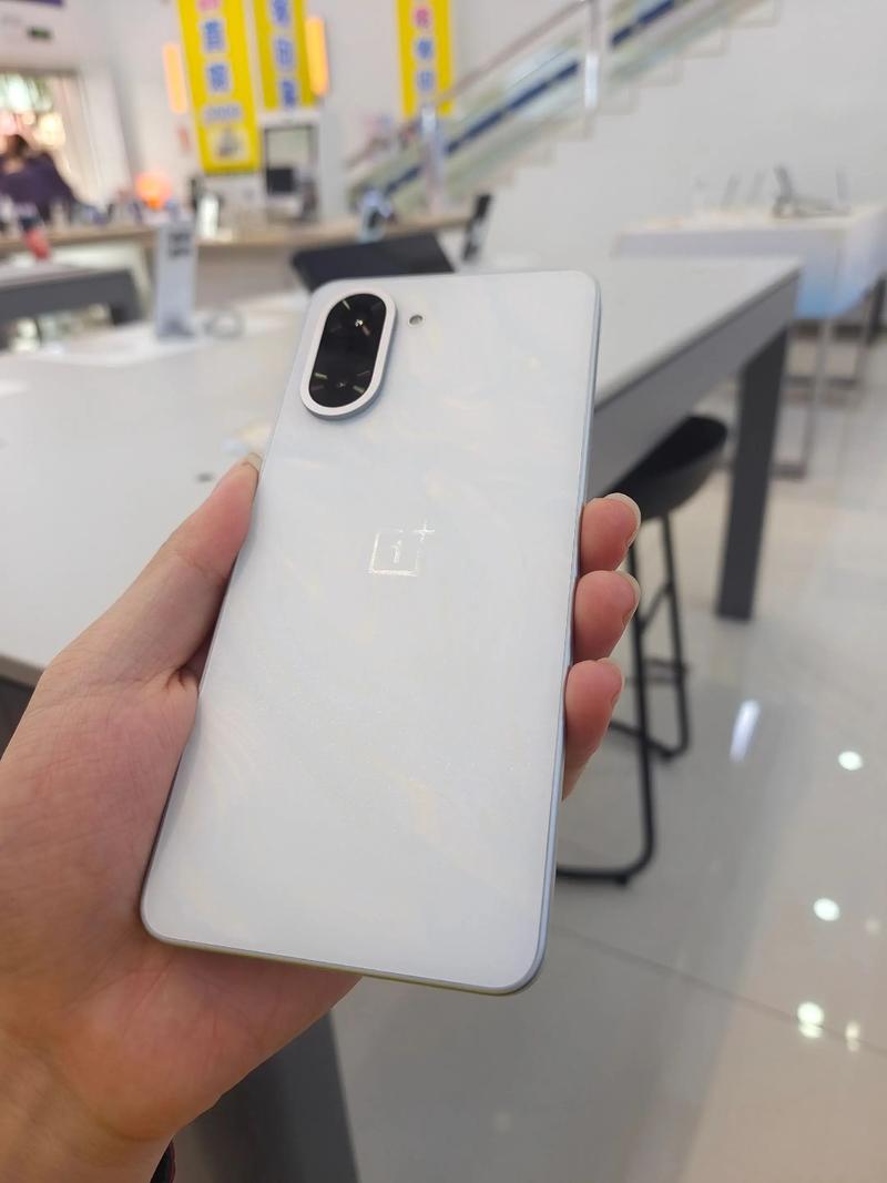 一加ace5至尊是天马屏吗