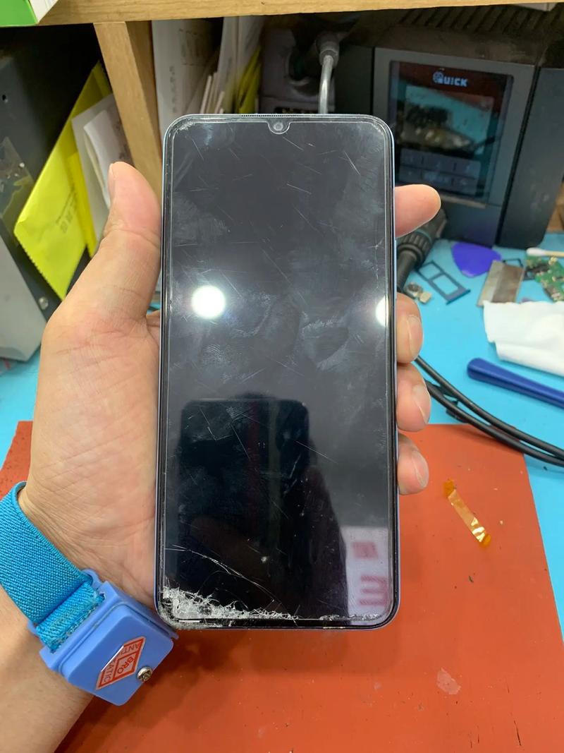 iQOOu1手机屏幕多少钱?