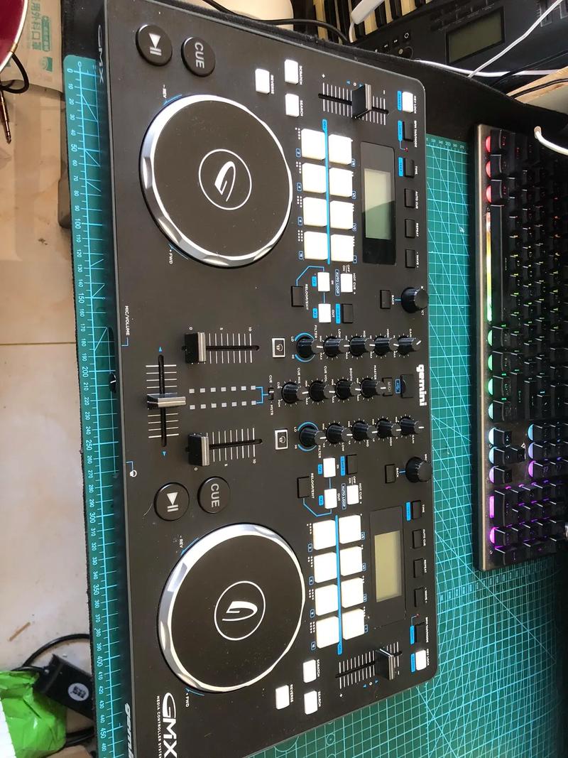 怎样才可以让电脑代替DJ使用的打碟机?