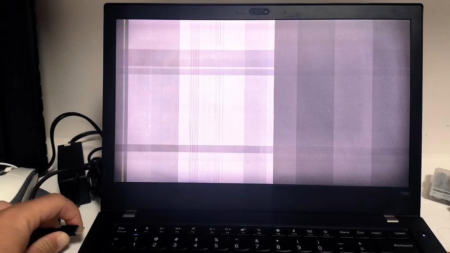 电脑闪屏修复软件windows10笔记本开机后不断闪屏该怎么办