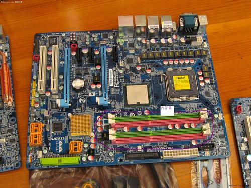 电脑主机内存在哪里电脑主机内存条在哪里