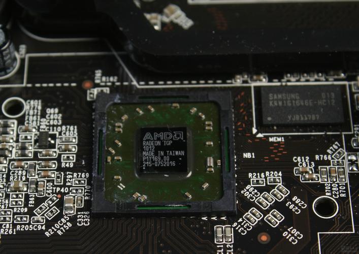 AMD880配什么主板?