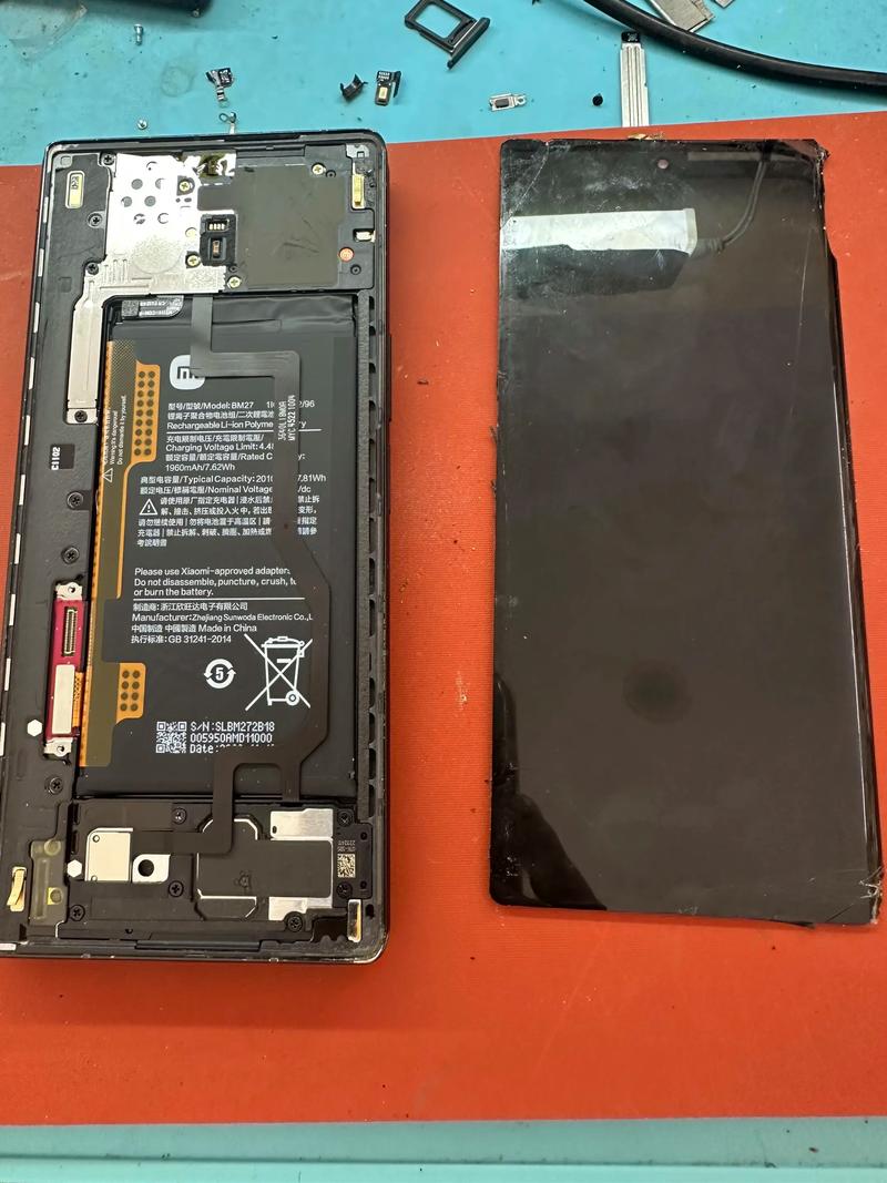 小米3修一下屏幕多少钱,要准确答案。