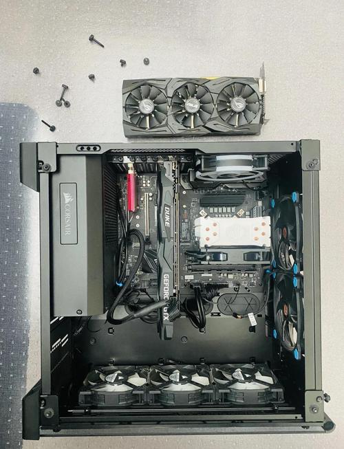 我想把我的电脑双核变四核需要更换那些配件